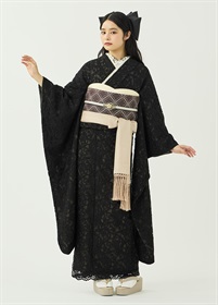 レースの振袖　ノワール