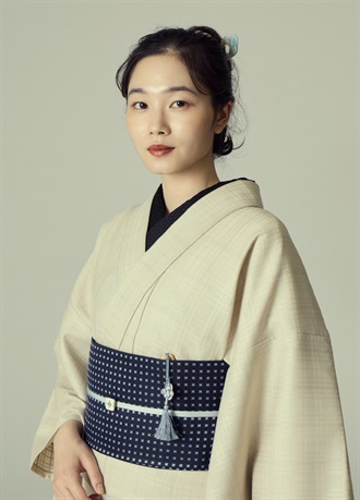 尾州ウールきもの　リバーシブルチェック　グレージュ×ブルー（ご予約受注品）