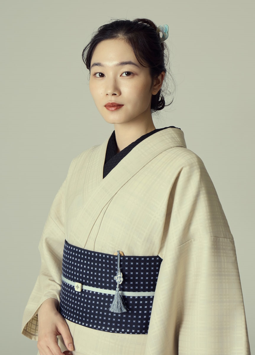 尾州ウールきもの　リバーシブルチェック　エクリュ×ベビーブルー（ご予約受注品）