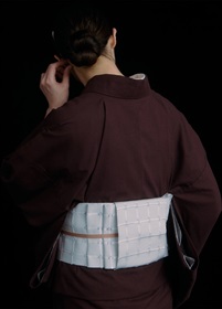 半幅帯　絹和紙格子　いしだたみ　灰青