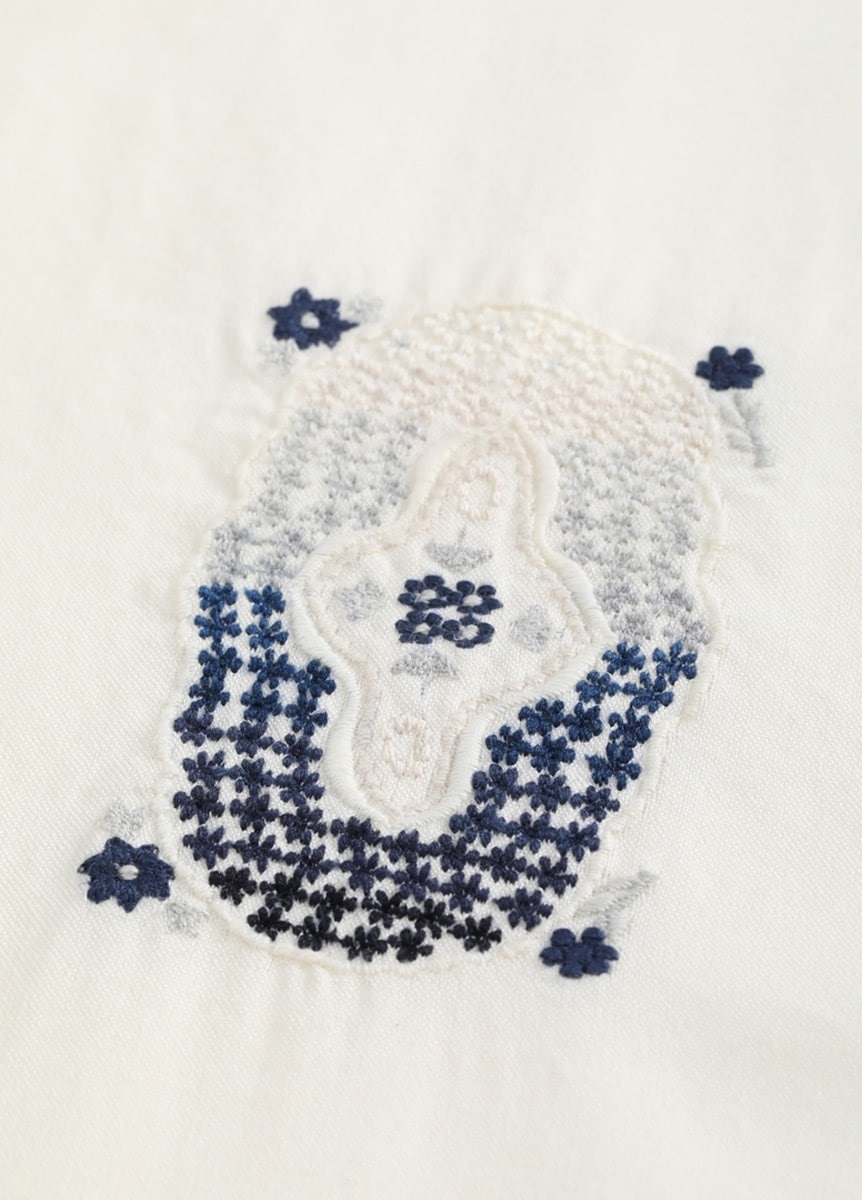 インド刺繍帯揚げ　フラワーガーデン　紺