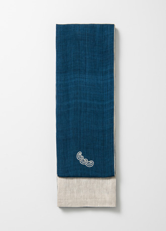 麻きびら半巾帯　青地　羽根の刺繍