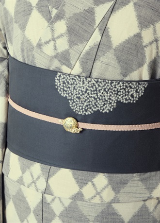刺繍四寸帯　夜光雲　紺青色（ご予約受注品）