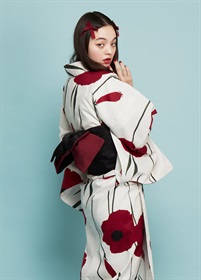 桐生合繊ふくれ半幅帯　茜色