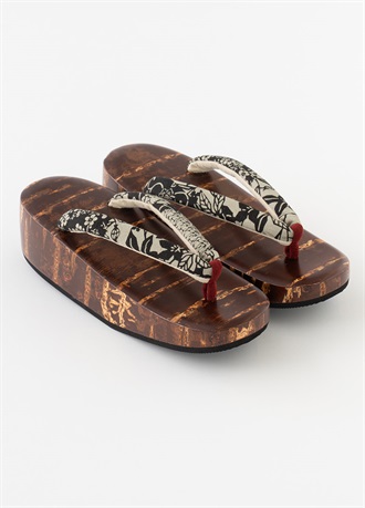 桜の木皮下駄　裂取り