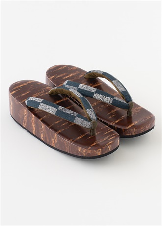 桜の木皮下駄　市松