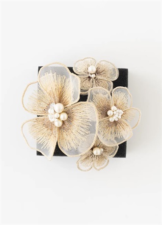 髪飾り　金刺繍とパール