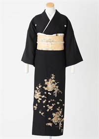 黒留袖一式レンタル　刺繍柄・花車　L