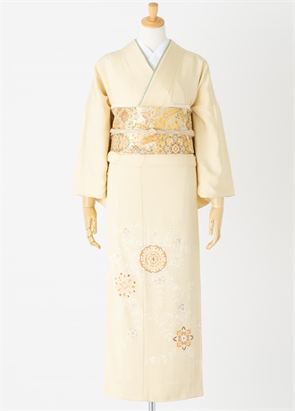 やまとオリジナル色留袖レンタル　卵色華紋唐草　L