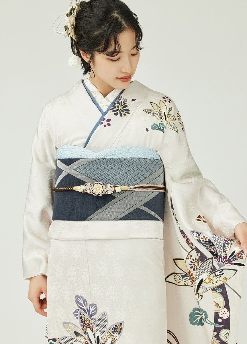 刺繍半衿 牡丹 白金（ご予約受注品） | 振袖 | やまとオンラインストア