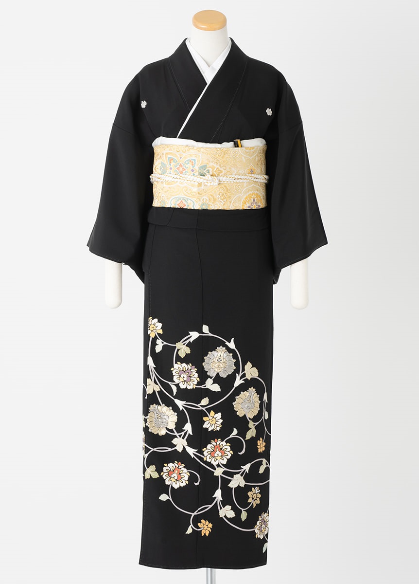 4/5～8/3 貸出不可】黒留袖一式レンタル 刺繍・唐草 M | 黒留袖