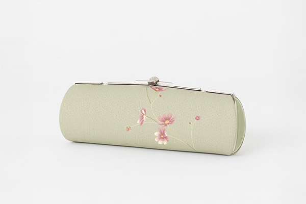 がま口クラッチ（表側にあまり布）