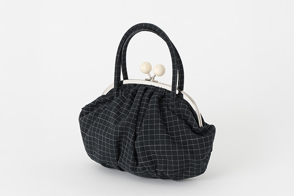 がま口ハンドバッグ