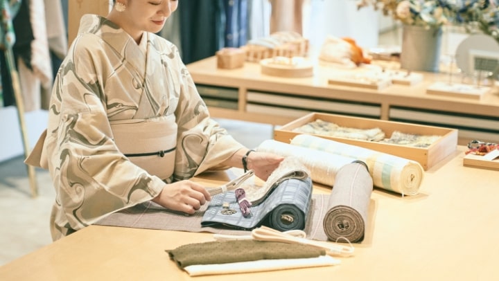 お店で下見・試着ができる