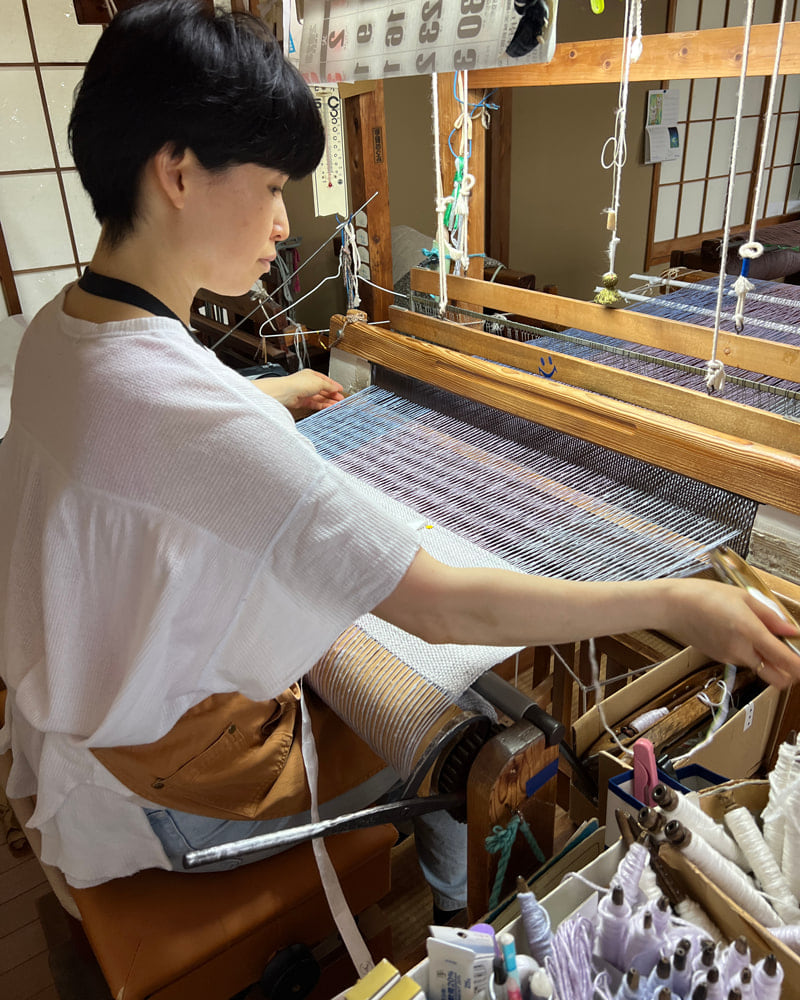 織る工程1