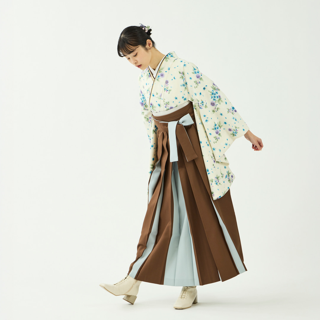 袴レンタルセット「春晴花」あざみとブルースター・鳥の子色＆無地袴・憲法茶