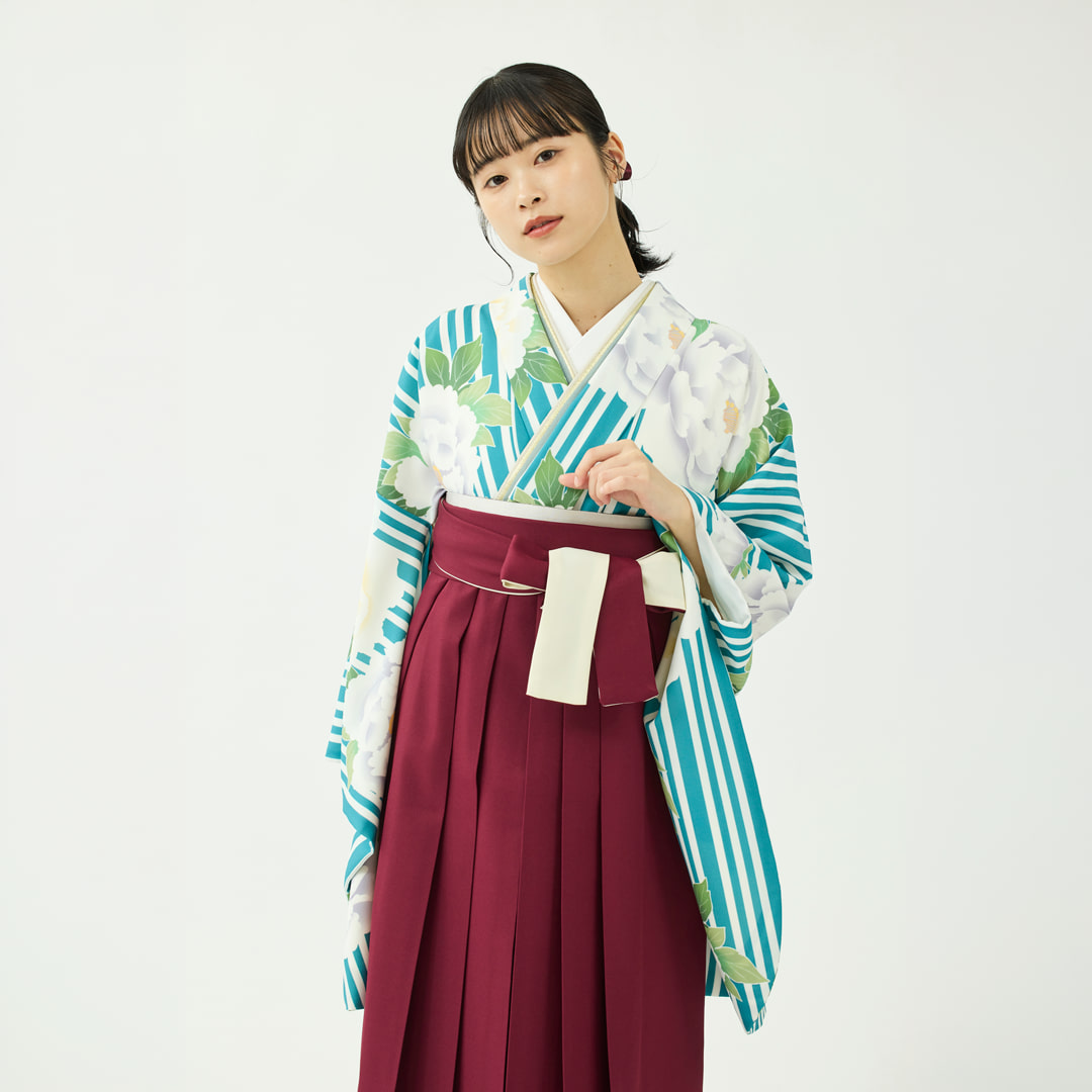 袴レンタルセット「花笑み」親子縞に牡丹・緑＆無地袴・ワイン