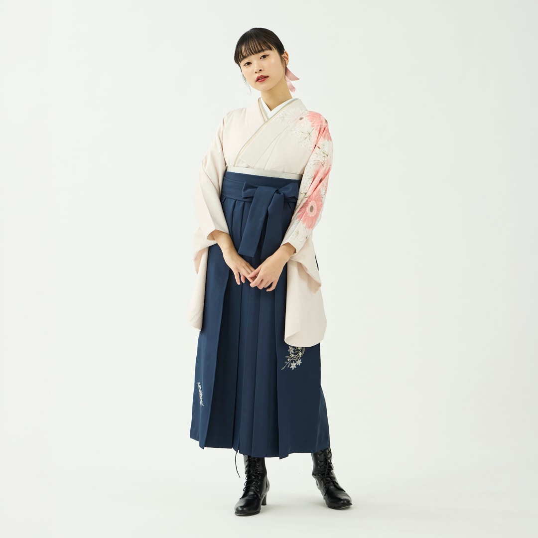 袴レンタルセット「晴れの日ブーケ」ガーベラ・ピンクベージュ＆刺繍袴・ネイビー