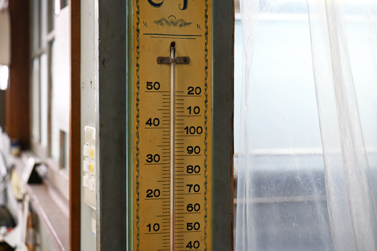 作業場の湿度は、約60%〜80%に保ちます