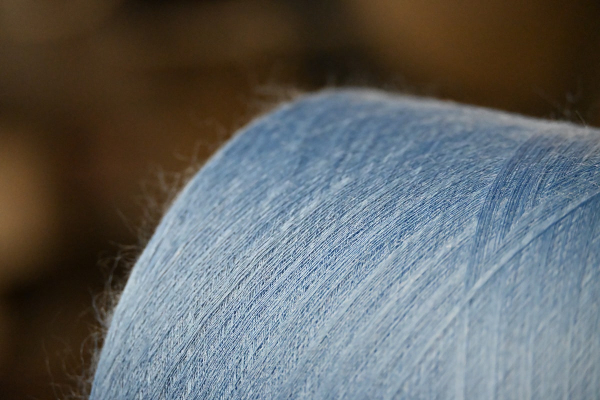 ラミー糸は、毛羽が立ちやすい特性があります。