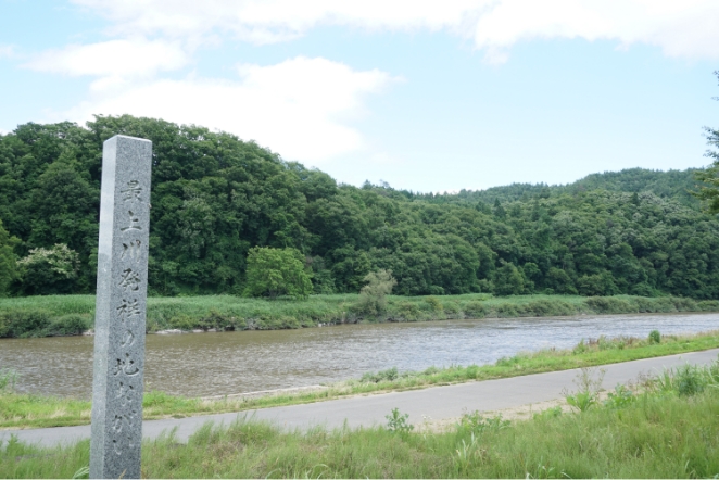 五月雨を あつめて早し 最上川。松尾芭蕉の句でも有名な最上川。「母なる川」として地元で愛されています。長井は、最上川発祥の地とも呼ばれています。